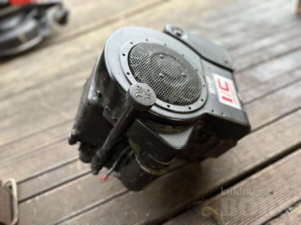 Tervikuna varuosadeks murutraktori mootor - Briggs & Stratton 8HP | 70€ - Image 2