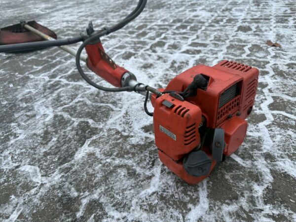 1_10_knigGhXWYQ8S1764849308 Kasutatud võsalõikur Oleo-Mac 740T | 300€