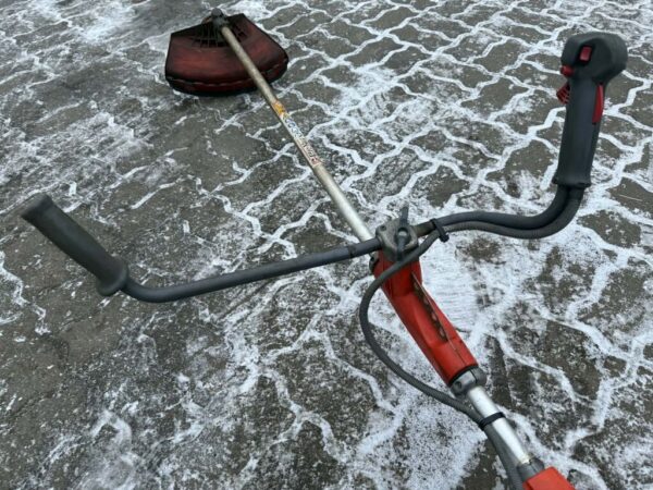 1_10_xclyu9JsdhNv1764849309 Kasutatud võsalõikur Oleo-Mac 740T | 300€