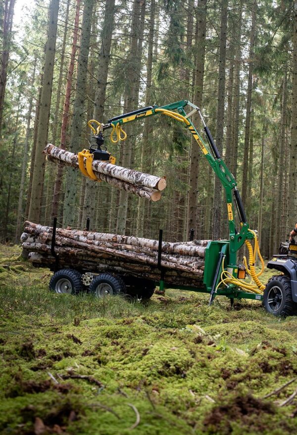 21-SV20.700E Skogsvagn ATV FT42DFR-2T 01 Metsaveohaagis Kellfri FT36 2T (3.6m kraanaga)
