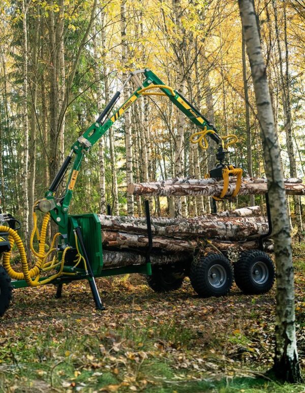 21-SV20.700E Skogsvagn ATV FT42DFR-2T 02 Metsaveohaagis Kellfri FT42DFR 2T (4.2m kraanaga)