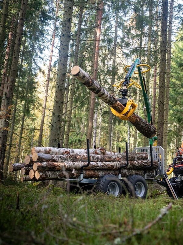 21-SV30.1 Skogsvagn ATV SV30 01 Metsaveohaagis Kellfri 21-SV30.1 3T (4.2m kraanaga)