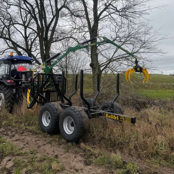 21-SV70 Skogsvagn 7 ton 01 Metsaveohaagis Kellfri 21-SV60.300 7T (4.7m kraanaga)